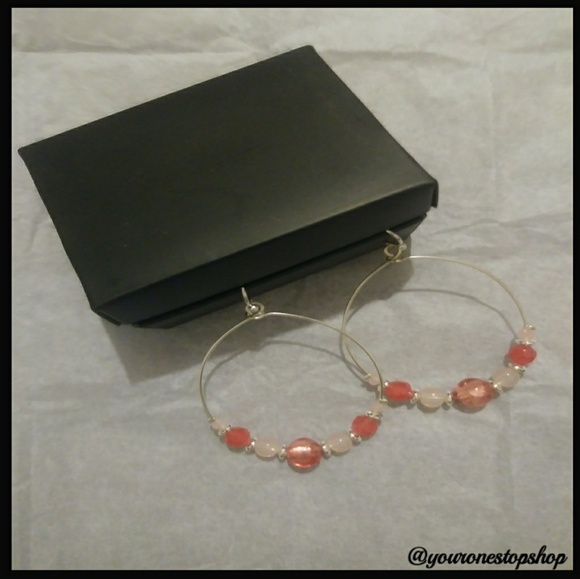 🆕📣Illusions Hoop Earrings - Picture 2 of 2